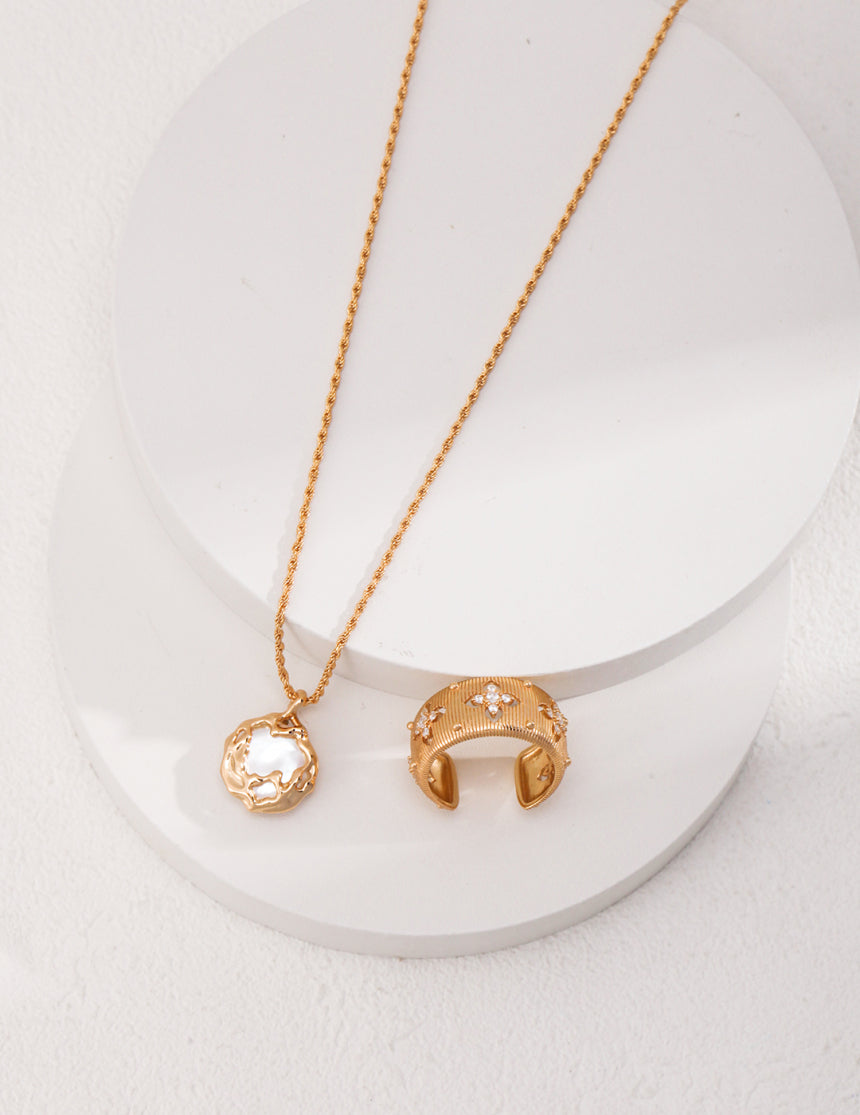 Flip Pearl Pendant Necklace