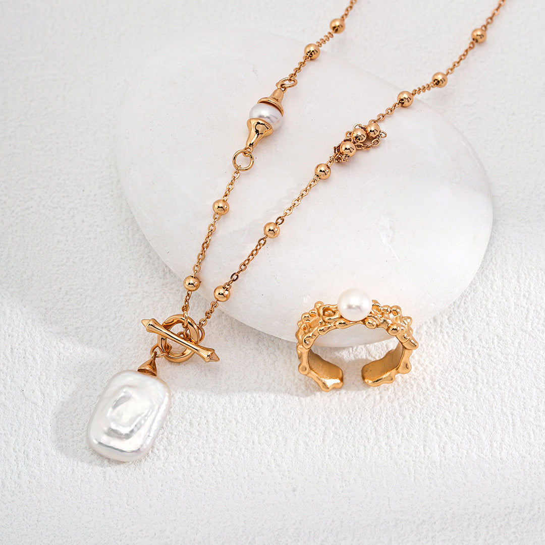 Rectangle Baroque Pearl Toggle Necklace